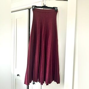 Lulu’s xs burgundy sweater skirt like new